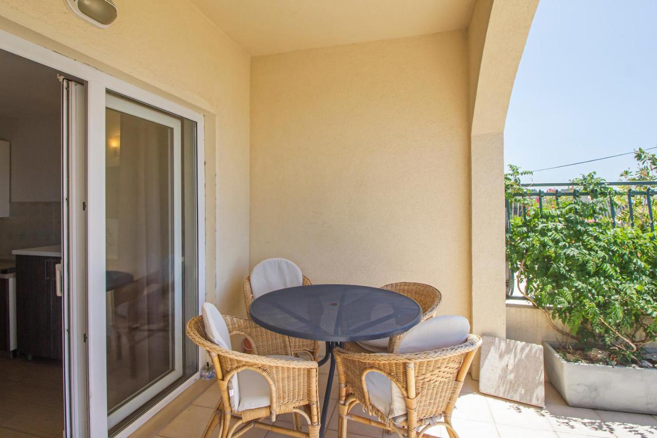 מאקרסקה Apartments Branka מראה חיצוני תמונה