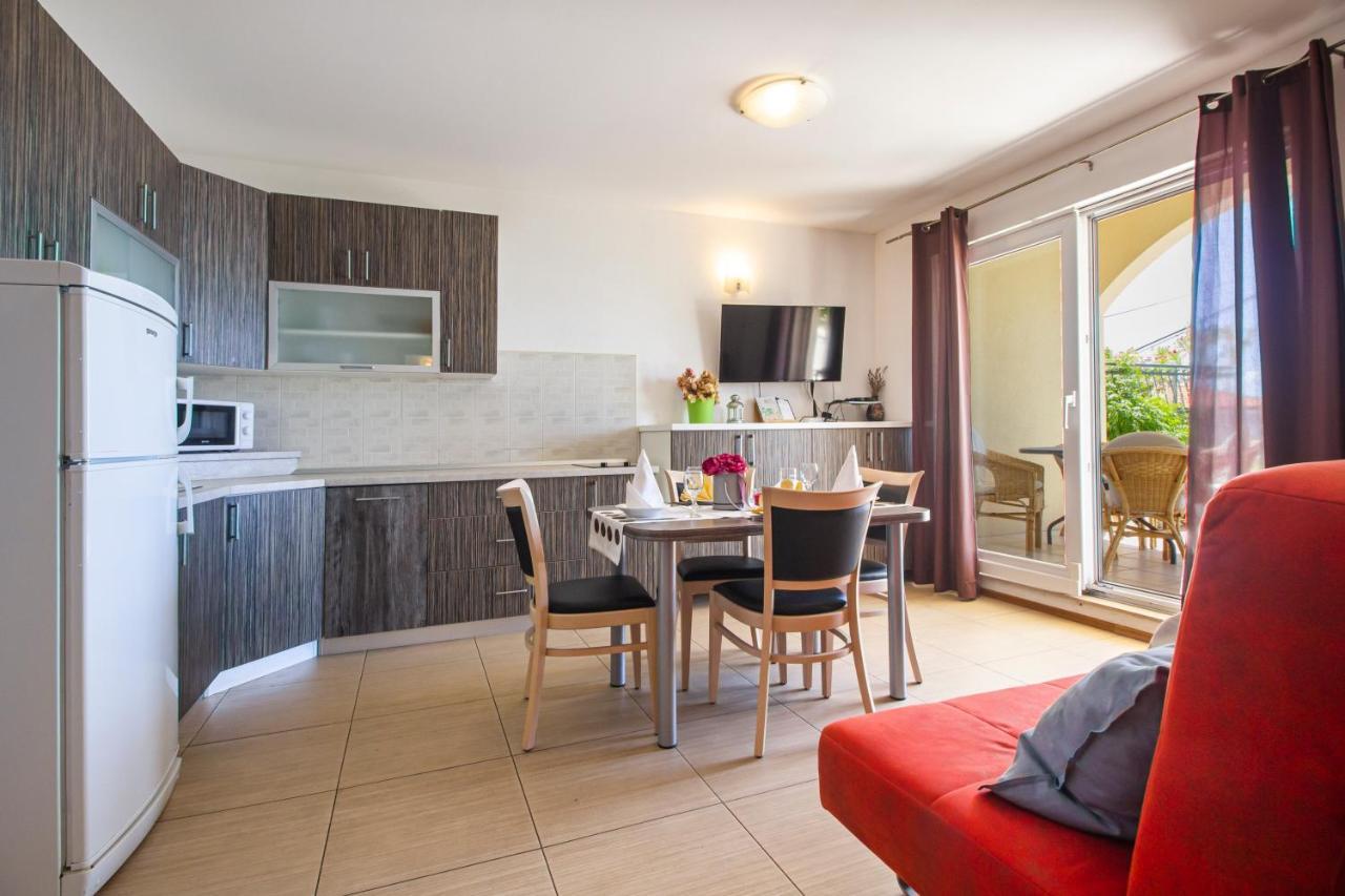 מאקרסקה Apartments Branka מראה חיצוני תמונה