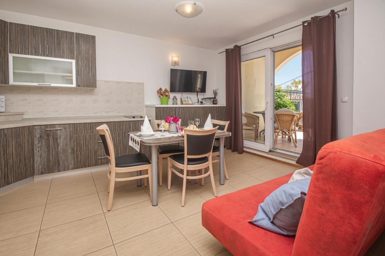 מאקרסקה Apartments Branka מראה חיצוני תמונה